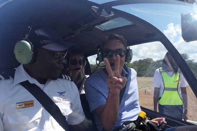 13-15 minutes Private Short Helicopter Flight - Meet the team: private hosting and guide Lorraines calm approach