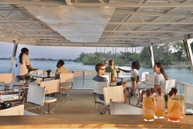 2-Hour Zambezi River Cruise Tour with Lunch and Pick Up - Zambezi National Park frontage: animals you may see (and how to think about it)