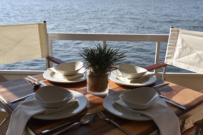 2-Hour Zambezi River Cruise Tour with Lunch and Pick Up - Group size, the feeling of the cruise, and your comfort level