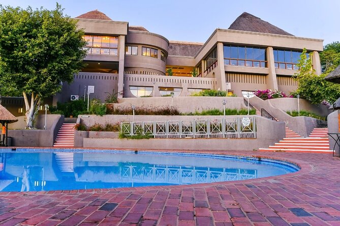 3 days 2 nights Tour of Victoria Falls with hotel package - Getting the most from the guided falls walk