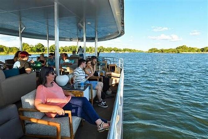 4-Day Victoria Falls and Hwange National Park Tour - Day 1 in Victoria Falls: 19 viewpoints and the Zambezi roar