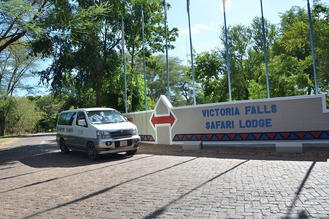 Chobe Day Trip from Victoria Falls, Zimbabwe - Lunch at Cresta Mowana Lodge: a good break with a drinks reality check
