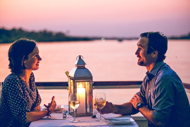 Dinner Cruise on the Zambezi River, Victoria Falls - The 4-course meal and included drinks: value and practical details