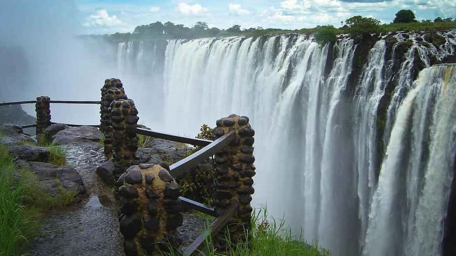 From Kasane: Victoria Falls Day Trip (Zimbabwe side) - The 9-Hour Plan: How the Timing Works on the Ground