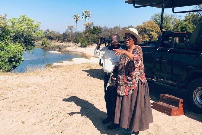 Full-Day Zimbabwe Zambezi National Park Safari & Lunch - Lunch at a Park Picnic Site or Safari Lodge: A Real Break, Not a Token Bite