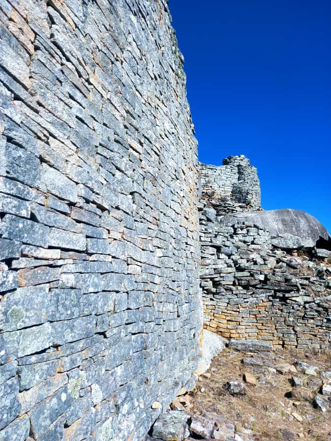 Great Zimbabwe: The World's View Historical Site !! - Great Enclosure and the conical tower: granite engineering without mortar