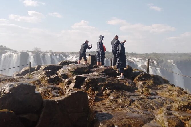 Guided Tour of the Falls - Price and logistics: what the $18 actually covers