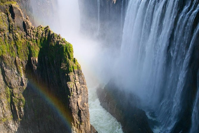 Guided Tour of the Majestic Victoria Falls - Why the Zimbabwe side is such a smart way to see Victoria Falls
