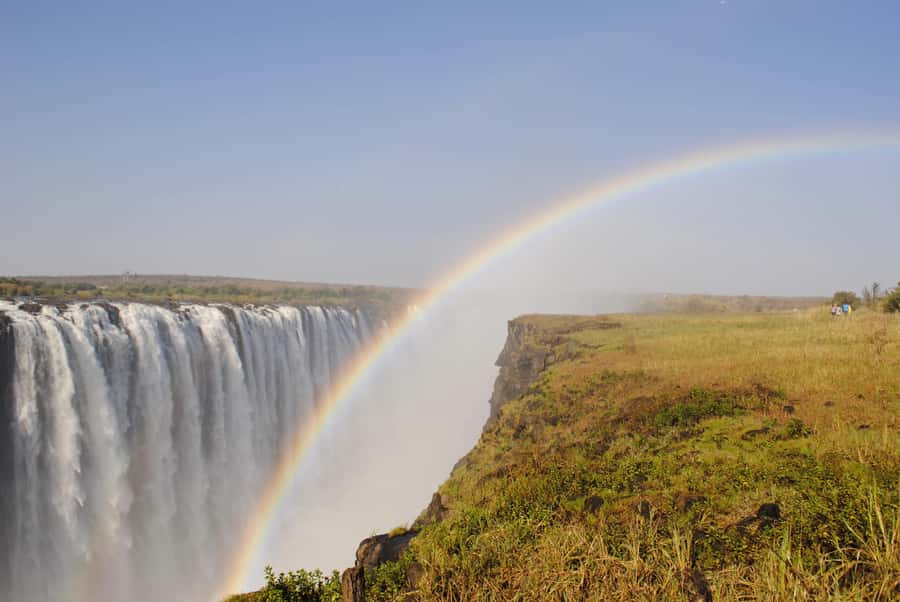 GUIDED TOUR OF THE VICTORIA FALLS ON THE ZAMBIAN SIDE - Victoria Falls from Zambia: Mosi-oa-Tunya in walking form