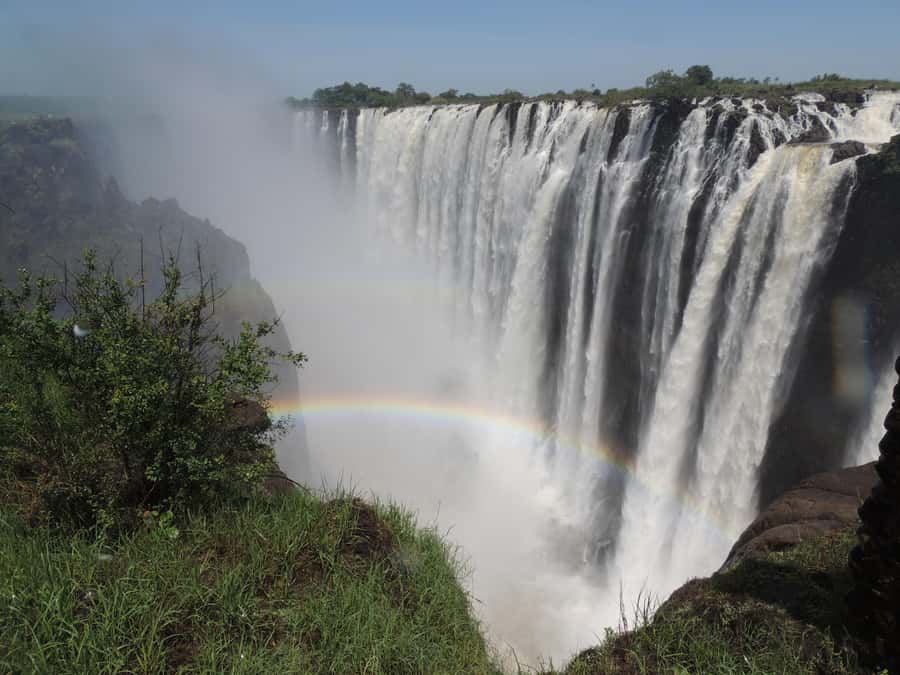 GUIDED TOUR OF THE VICTORIA FALLS ON THE ZAMBIAN SIDE - What’s included, what’s not, and what to bring anyway