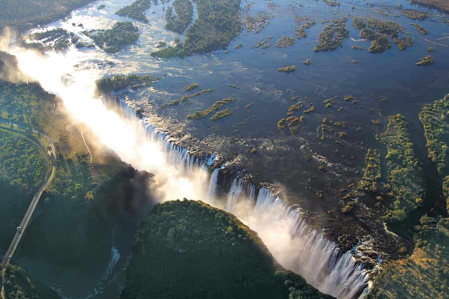 GUIDED TOUR OF THE VICTORIA FALLS ON THE ZAMBIAN SIDE - Getting there from Livingstone: pickup zones and your real start time