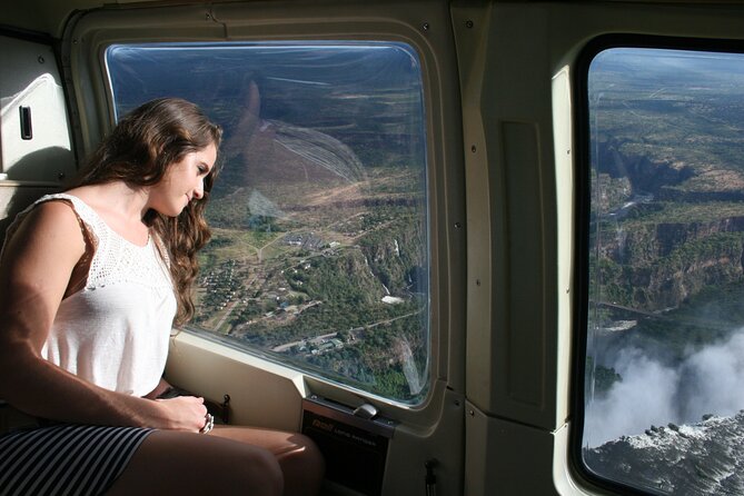 Helicopter Flight+window Seat Guarantee over the Victoria Falls - From Pickup to Helipad: What Your 1 Hour Plan Looks Like