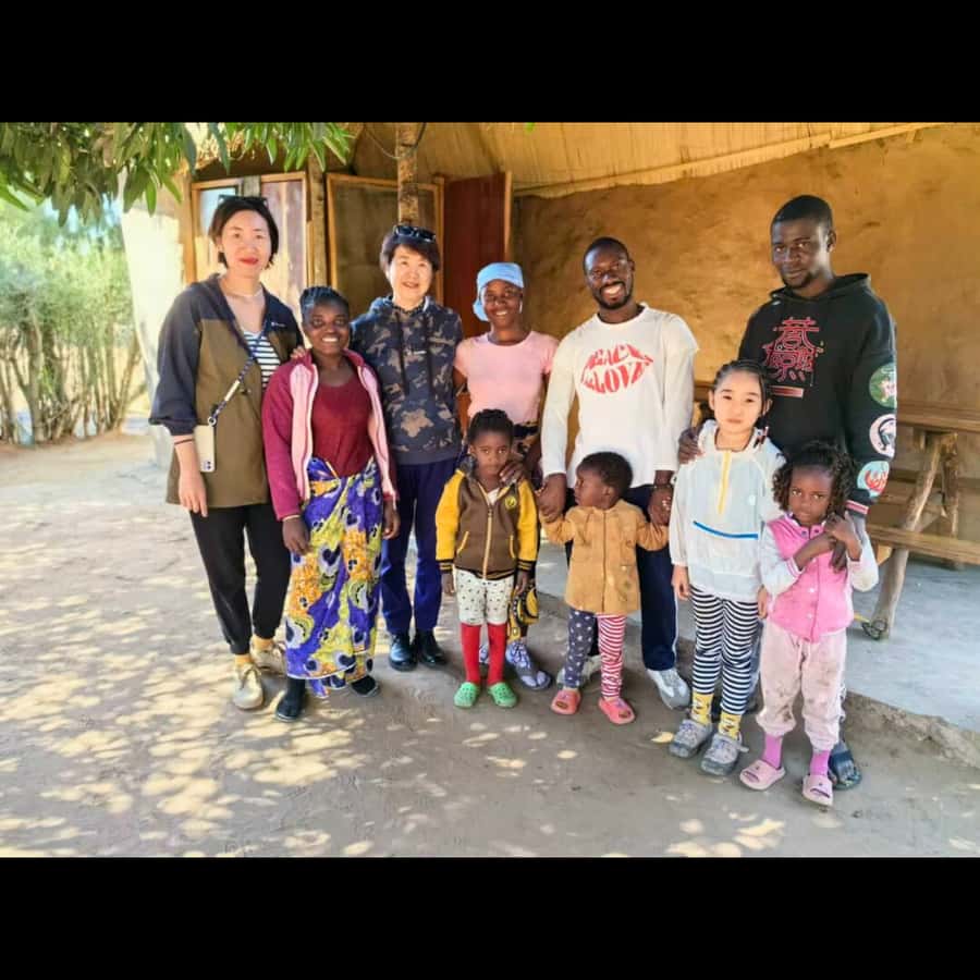 Livingstone: Amazing Traditional Village Tour - Coffee and tea, a small break that helps the story land