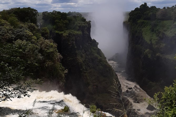 Private Guided Tour of the Falls with Pickup - Rain, Spray Intensity, and How to Stay Comfortable