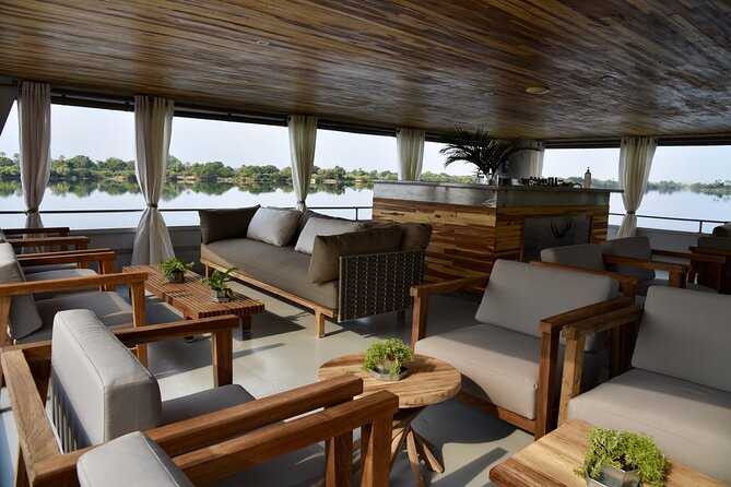 Sunset Cruise on the Zambezi River - A 2-hour Zambezi sunset that fits right at Victoria Falls