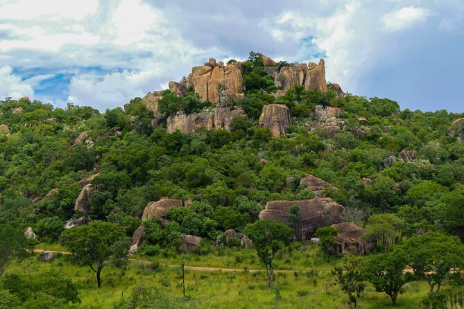 The Best of Matobo - Bushmen cave paintings: learning the clues behind the art