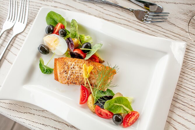 The Lookout Café Lunch In Victoria Falls - Price and value: what $89 covers and what you still pay for