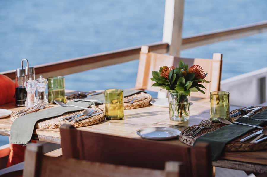 Victoria Falls: Dinner Cruise on the Zambezi River - Why a Zambezi Dinner Cruise Beats Another Night at the Hotel