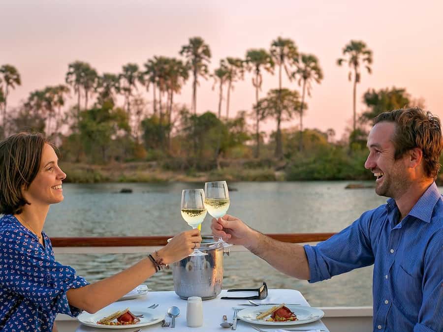 Victoria Falls: Dinner Cruise on the Zambezi River - Service and staff: why people keep praising the crew