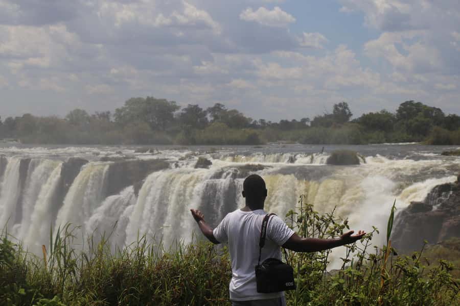 Victoria Falls Guided Tour with High Tea - Should You Book This Victoria Falls Guided Tour With High Tea?