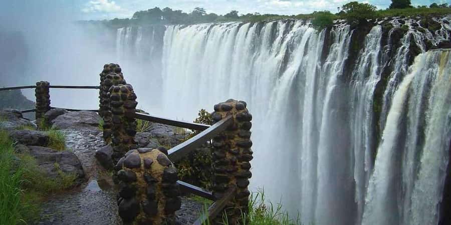 Victoria Falls Guided Tour Zimbabwe & Zambia From Both Sides - Why seeing Victoria Falls from two countries changes everything