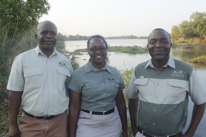 Victoria Falls PRIVATE Airport Transfers - The Drive to Your Hotel: 21 KM and Around 25 to 30 Minutes
