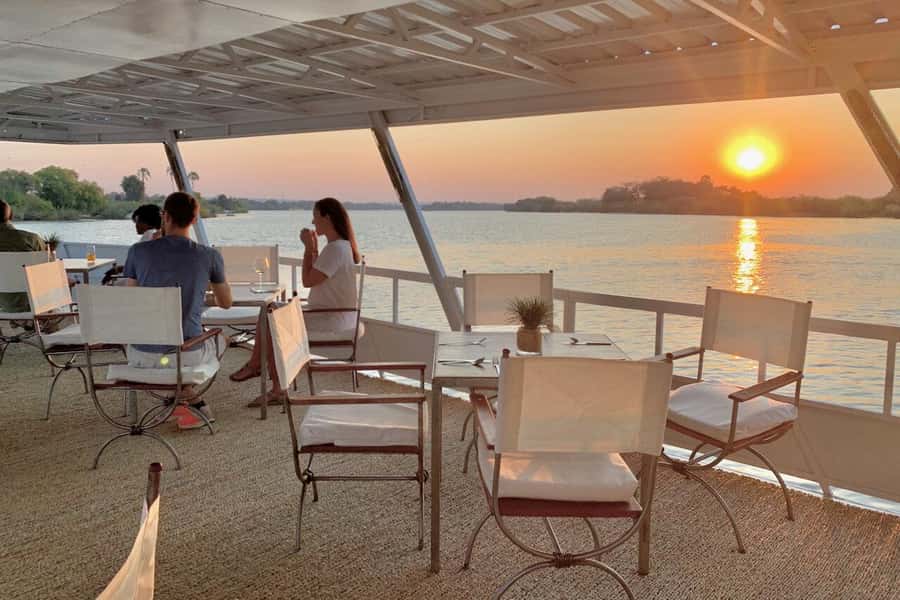 Victoria Falls Scenic Guided Tour with Sunset Boat Cruise - A 5.5-Hour Victoria Falls Day That Combines Views and Zambezi Sunset