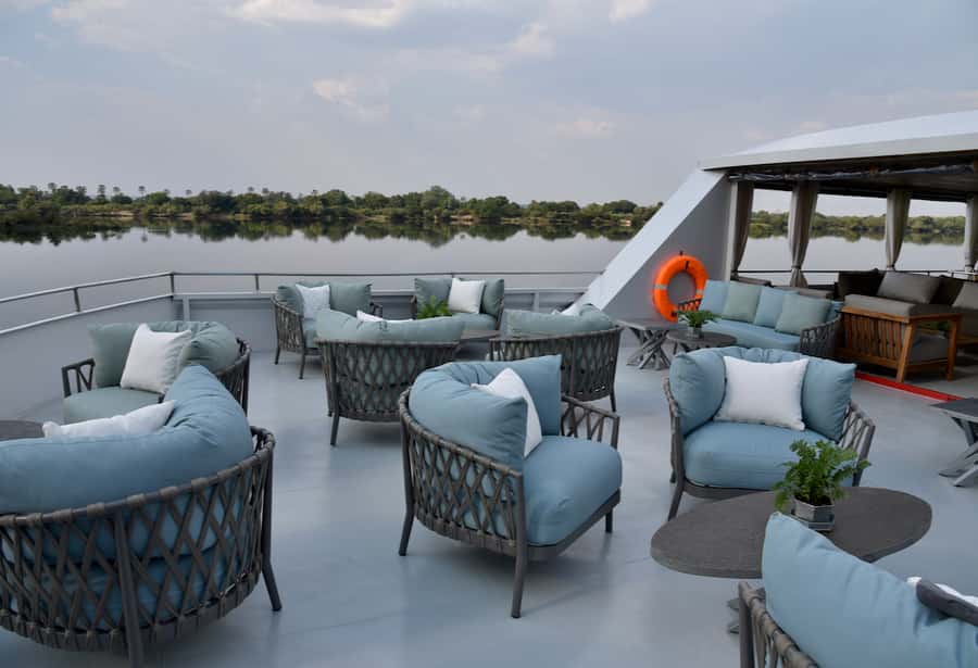 Victoria Falls Scenic Guided Tour with Sunset Boat Cruise - The Mosi-oa-Tunya Sensory Moment: Mist, Sound, and What to Watch For