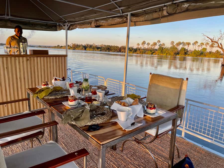 Victoria Falls: Sunrise Cruise on the Zambezi River - Key moments to look for on your sunrise Zambezi cruise