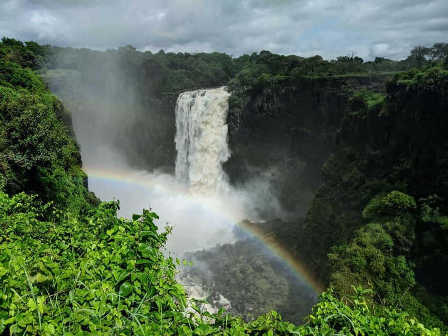 Victoria Falls Town: Victoria Falls Guided Sunrise Tour - Your Two-Hour Guided Session: Views, Flora, Fauna, and Falls History