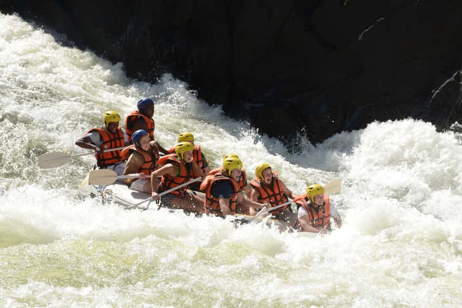 Victoria Falls: Whitewater Rafting Experience - Into the Gorge: How the Raft Time Actually Rolls