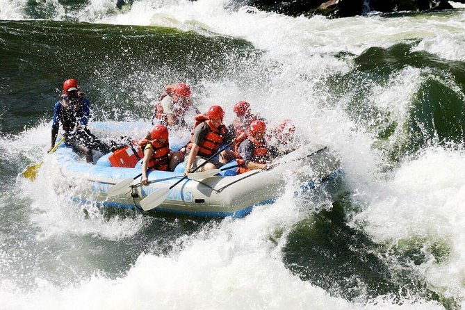 White Water Rafting in Zimbabwe - Getting on the Raft: How Control and Paddling Work