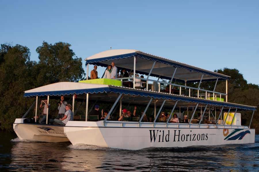 Zimbabwe: Sundowner Cruise (Standard) Zambezi River - Seasonal departure times that matter for sundown photos