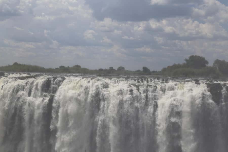 Zimbabwe & Zambia: Guided Tour of the Falls from Both Sides - How the season changes what you get from each side
